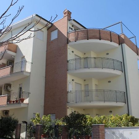 Lungomare Sud Apartment Alba Adriatica Luaran gambar