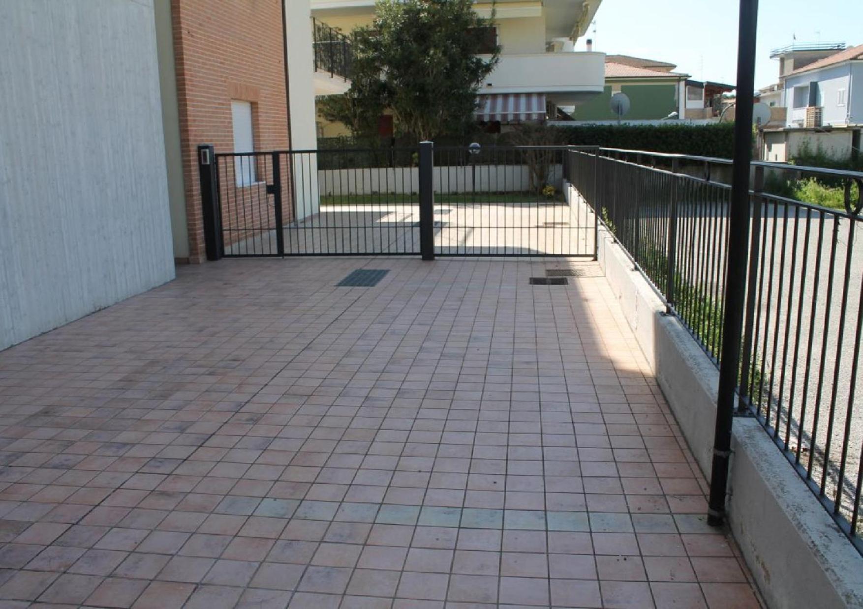Lungomare Sud Apartment Alba Adriatica Luaran gambar